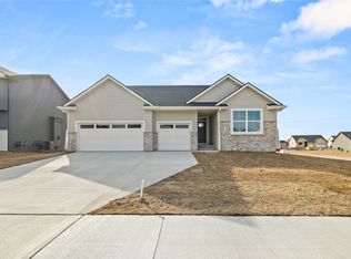 2570 SE Kettleridge Ln, Waukee, IA 50263