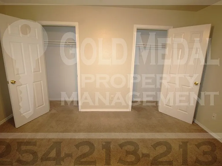 3402 Barcelona Dr — Photo 10