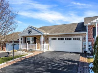 706 Golden Spring Dr, Waynesboro, PA 17268