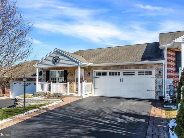 706 Golden Spring Dr, Waynesboro, PA 17268