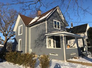 422 Hastings St, Elgin, IL 60120