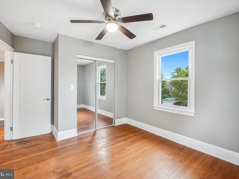 2615 Otis St NE — Photo 29