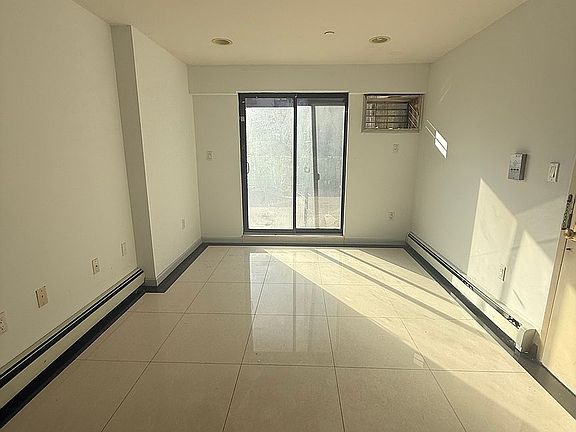 5th image of 16310 89th Ave APT 3