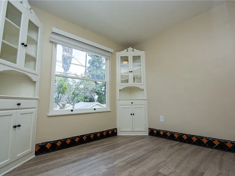711 W 6th St #5 — Photo 7