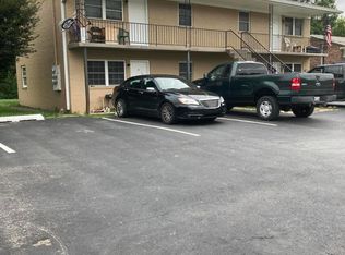 3425 Shagbark Rd, Louisville, KY 40216