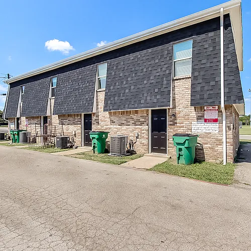 408 Noble Ave #B Photo 1