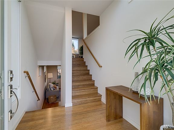 3rd image of 6907 Seward Park Ave S