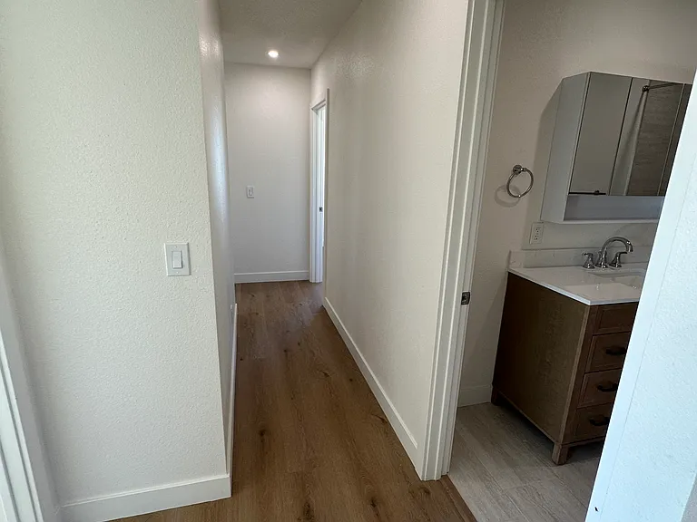 410 Zenith St #3 — Photo 12