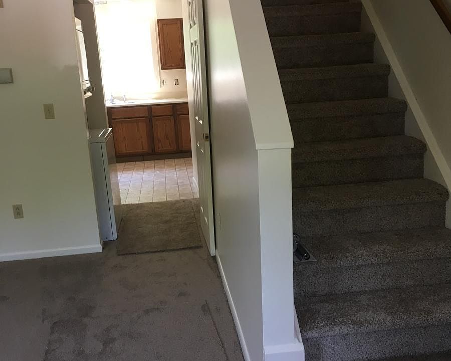 Entry hall + stairs