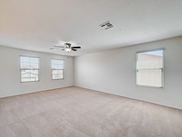 6637 Cliff Shore Ct — Photo 31