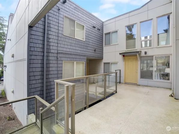 5847 NE 75th Street #A211, Seattle, WA 98115