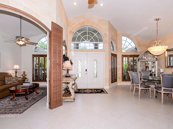 5th image of 485 SW Sanctuary Pl