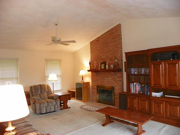 2nd image of 89 Rachel Dr