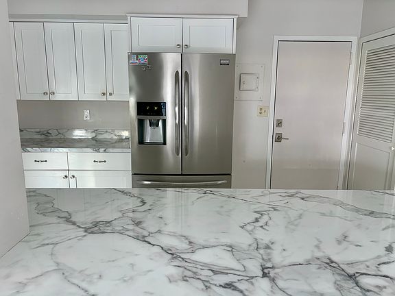 4th image of 2401 Bayshore Blvd Unit 1112
