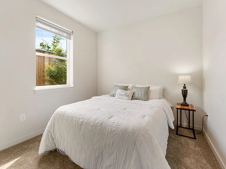 241 SE 80th Ave #103 — Photo 41