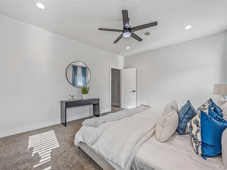 13130 Perennial Springs Dr — Photo 16