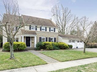 73 Pinckney Rd, Red Bank, NJ 07701