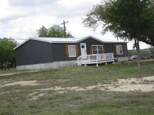 105 Oak Ridge Dr, Center Pt, TX 78010