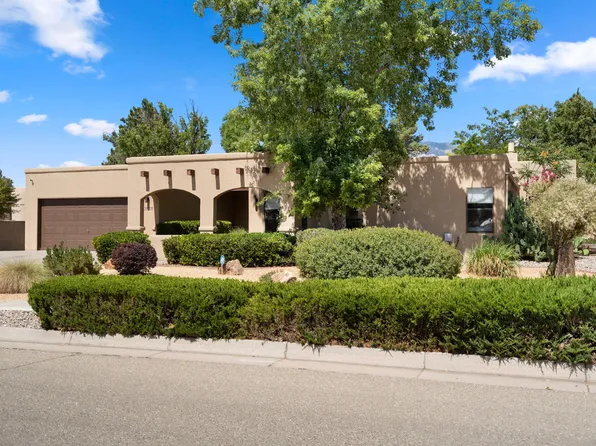 5632 Moon St NE, Albuquerque, NM 87111