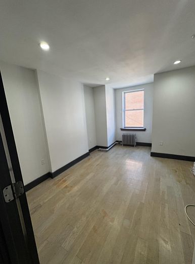 1st image of 1442 Pacific St APT 3R