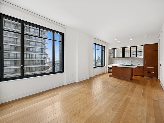 4th image of 110 Charlton St APT 18H