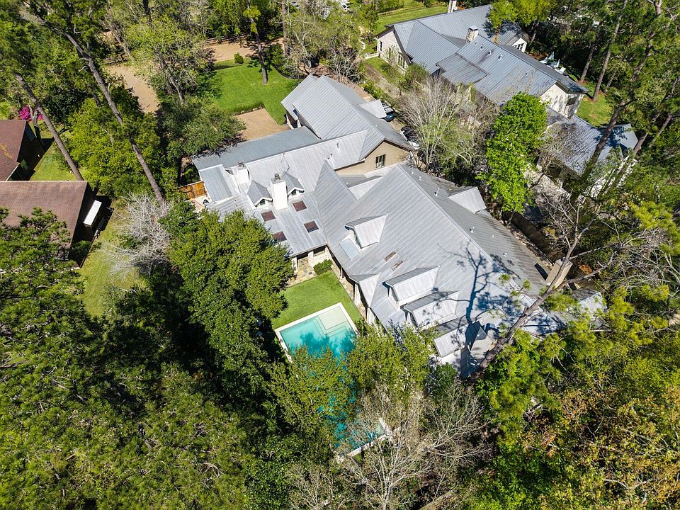 1st image of 354 Piney Point Rd