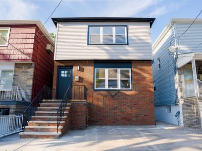 272 Boyd Ave, Jersey City, NJ, 07304