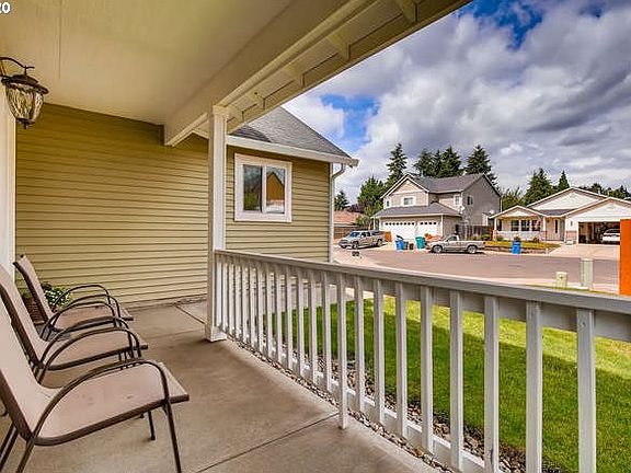 4th image of 5609 NE 67th Cir