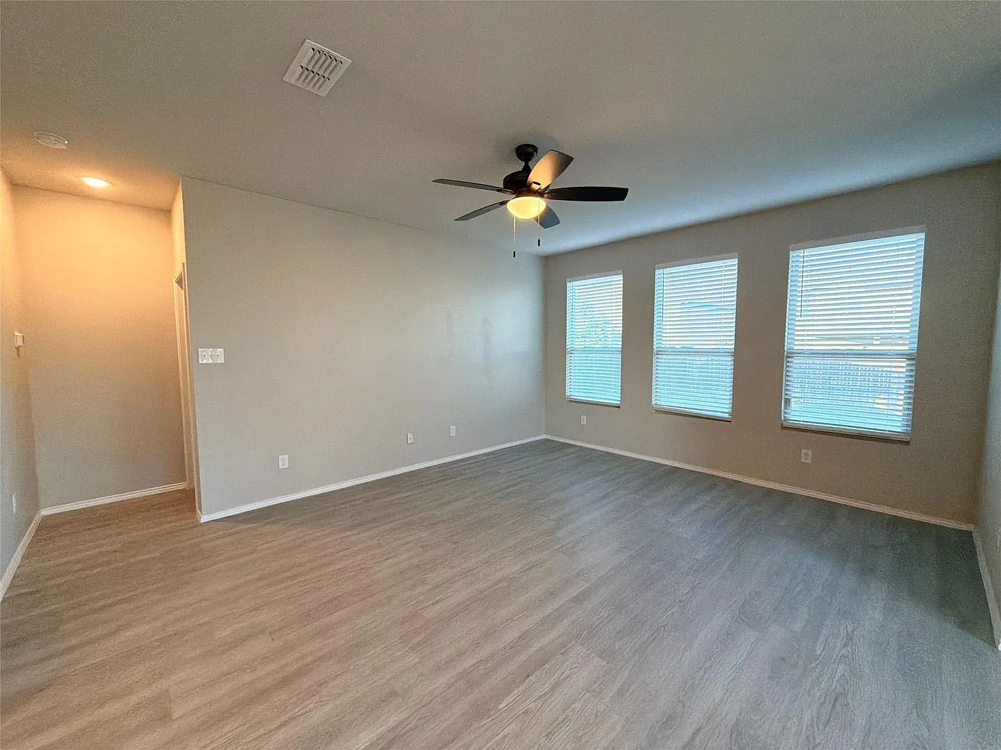 7600 Gangway Drive, Fort Worth, Texas 76179 — Photo 2