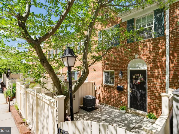 1233 N Van Dorn St, Alexandria, VA 22304