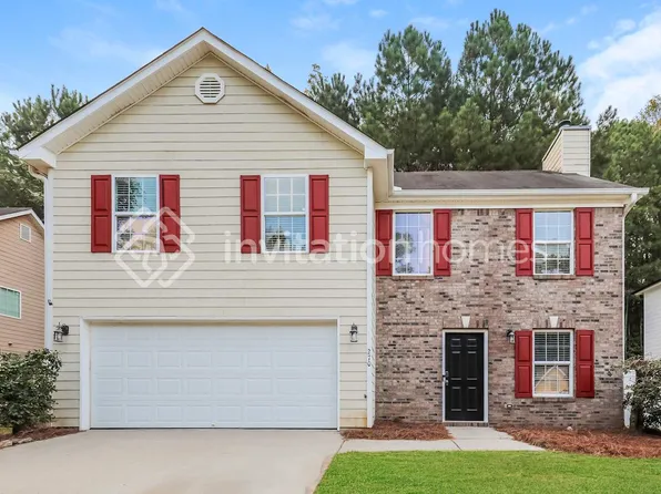 270 Valley View Dr, Fairburn, GA 30213