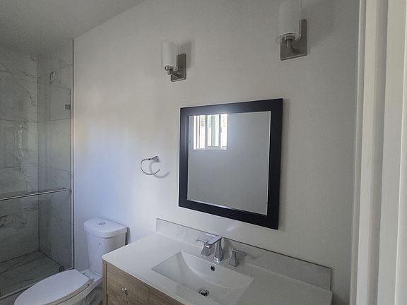 5th image of 630 Fermoore St