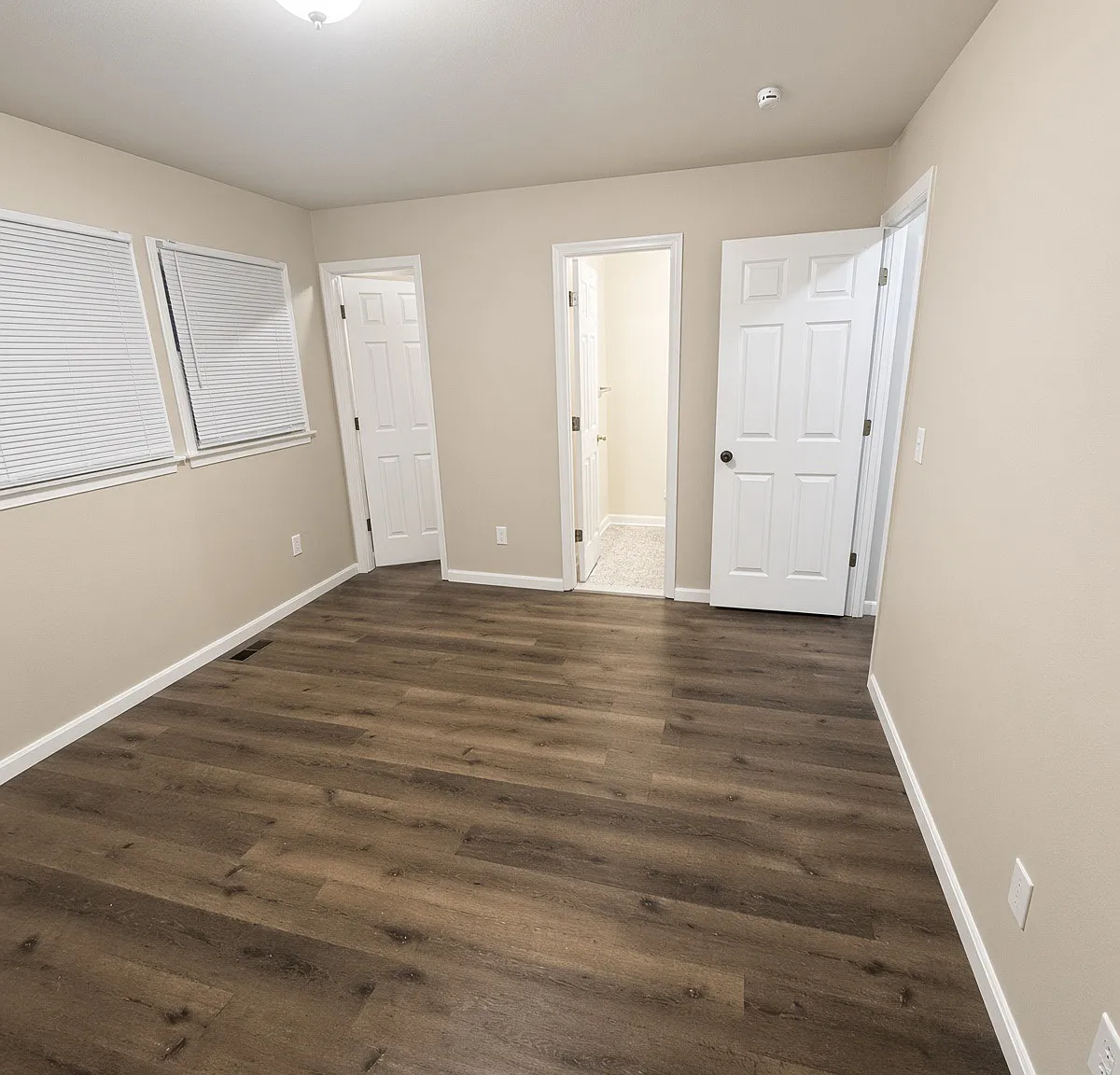 3 bed, 2.5 bath, 1380 sqft, $1,950 — Photo 1