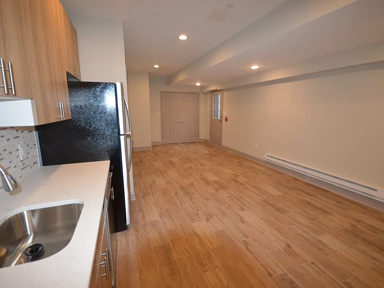1948 E York St #1B — Photo 2