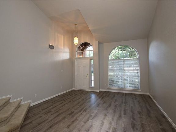3rd image of 3305 Texas Topaz Dr