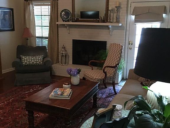 4th image of 413 Meadowlawn Dr
