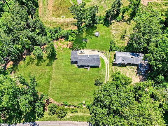 3rd image of 120 Hillrose Ave
