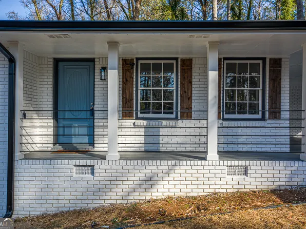364 Derbyshire Dr, Stone Mountain, GA 30088