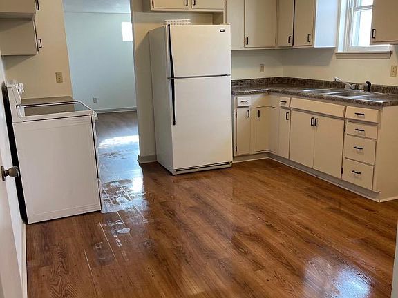 4th image of 5230 Bancroft Ave