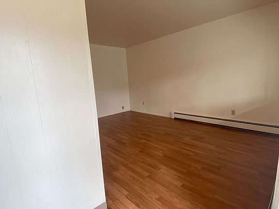3rd image of 2403 Eureka St #4W-09