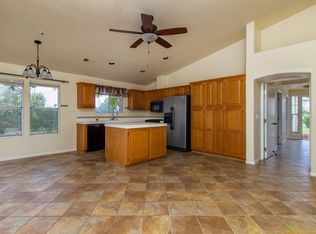 1324 Greenway Rise, Escondido, CA 92027