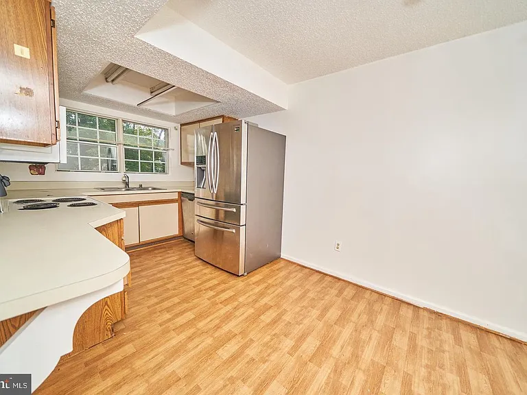 9250 Niki Pl #202 — Photo 2