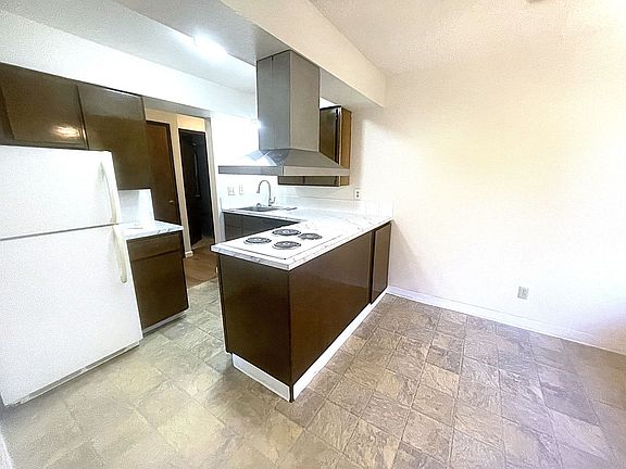 5th image of 10503-10509 E Burnside St #7