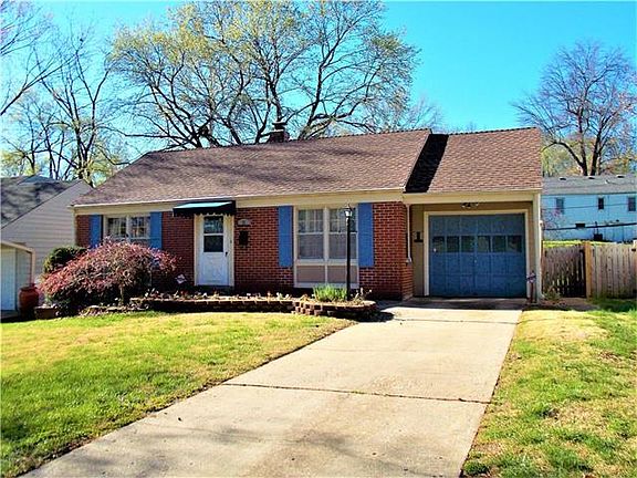 3rd image of 11 E Pocahontas Ln