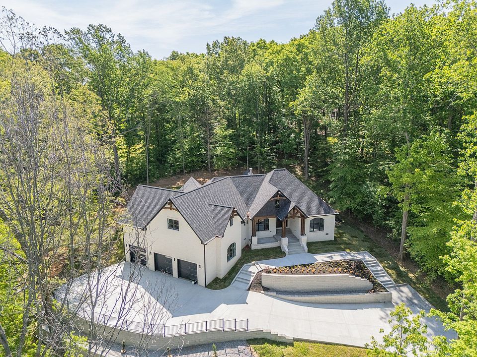 1st image of 126 Dogwood Ct
