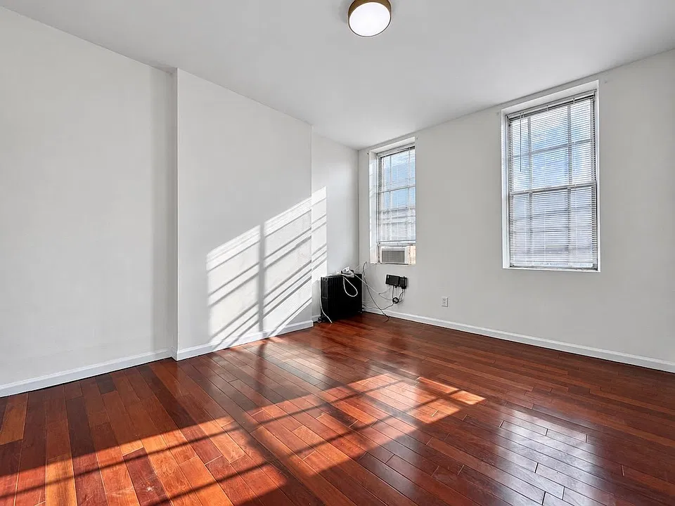 59 Webster Ave #1