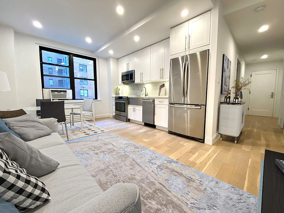 1st image of 160 E 48th St APT 14R