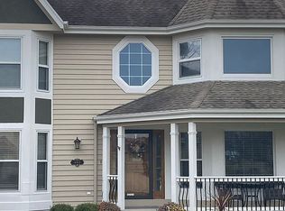 4913 Saint Regis Dr, Racine, WI 53403