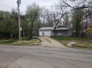 114 W 10th St, Andover, KS 67002