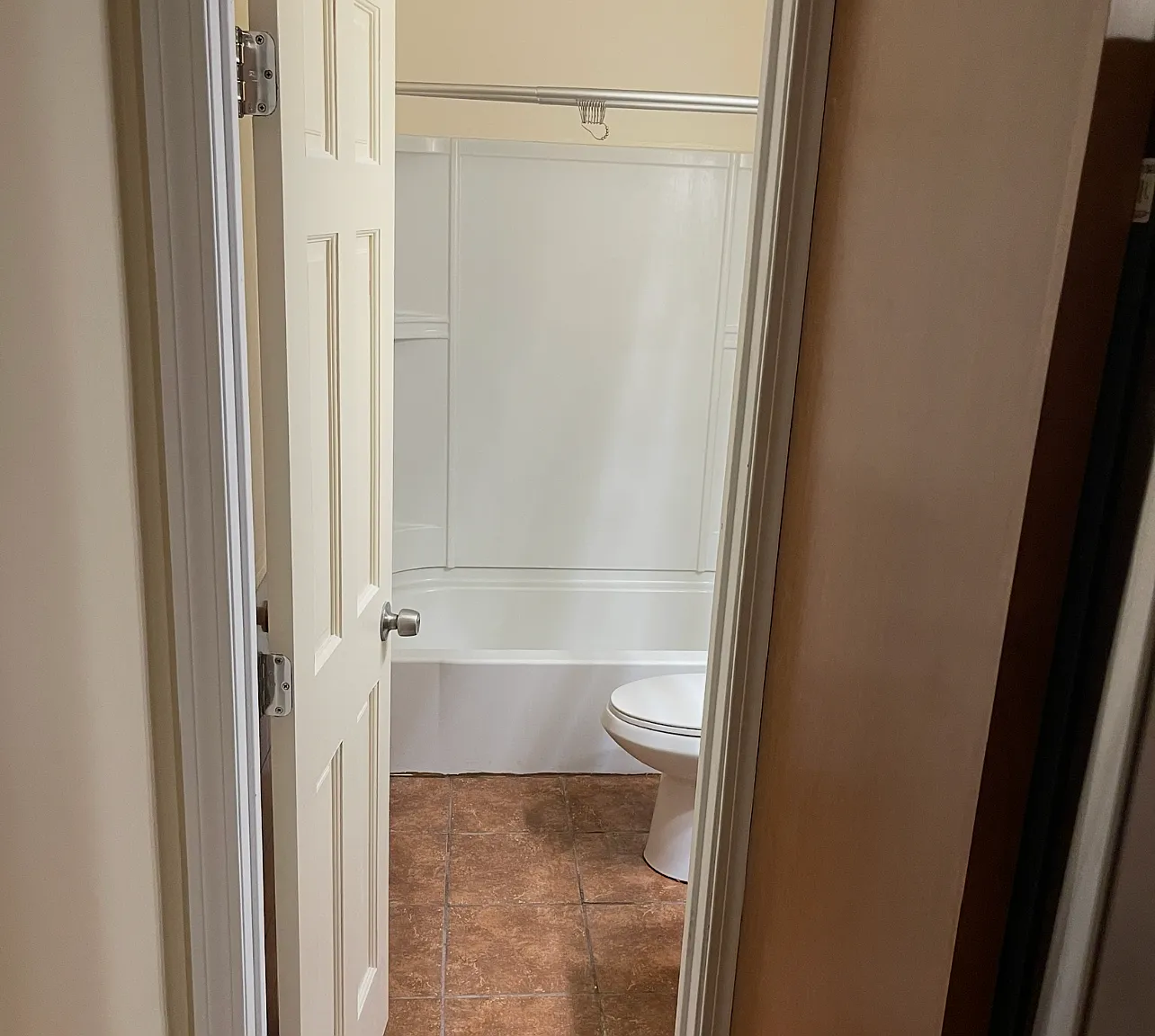 2 bed, 900 sqft, $1,600 — Photo 4